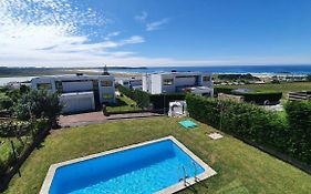 Modern 4 Double Bedroom Villa With Pool / Garden